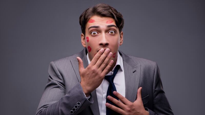 Estudio revela cuáles son los rasgos físicos de los hombres infieles