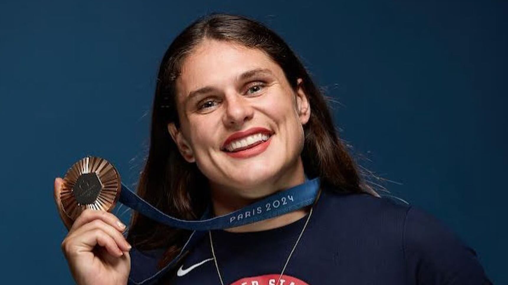 Es una de las atletas del equipo de rugby