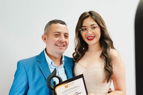 En su cumpleaños viuda del alcalde de Masagua entierra a su esposo