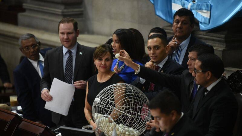 Queda conformada pesquisidora que conocerá el antejuicio contra Jimmy Morales