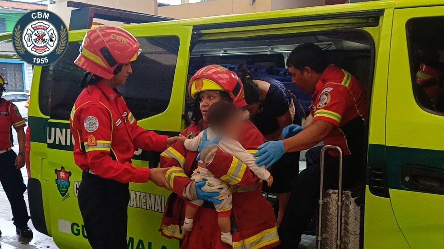 De este incendio resulta con quemaduras de 1°y 2° grado. Foto: CBM