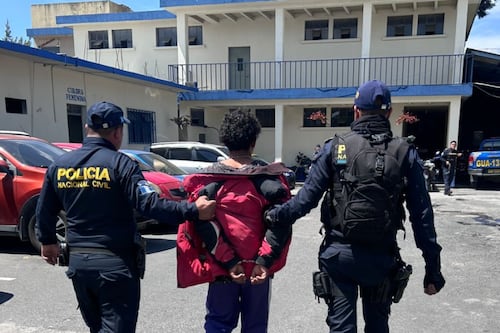PNC frustra ataque armado y captura a presuntos mareros Salvatrucha en zona 13