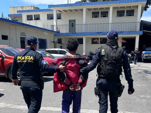 PNC frustra ataque armado y captura a presuntos mareros Salvatrucha en zona 13