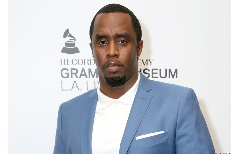 Buscan presentar videos de las fiestas de P. Diddy durante su juicio