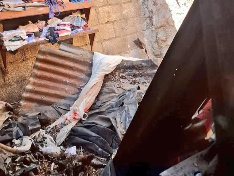 Vaca cae sobre techo de vivienda y provoca susto a familia en Chiquimula