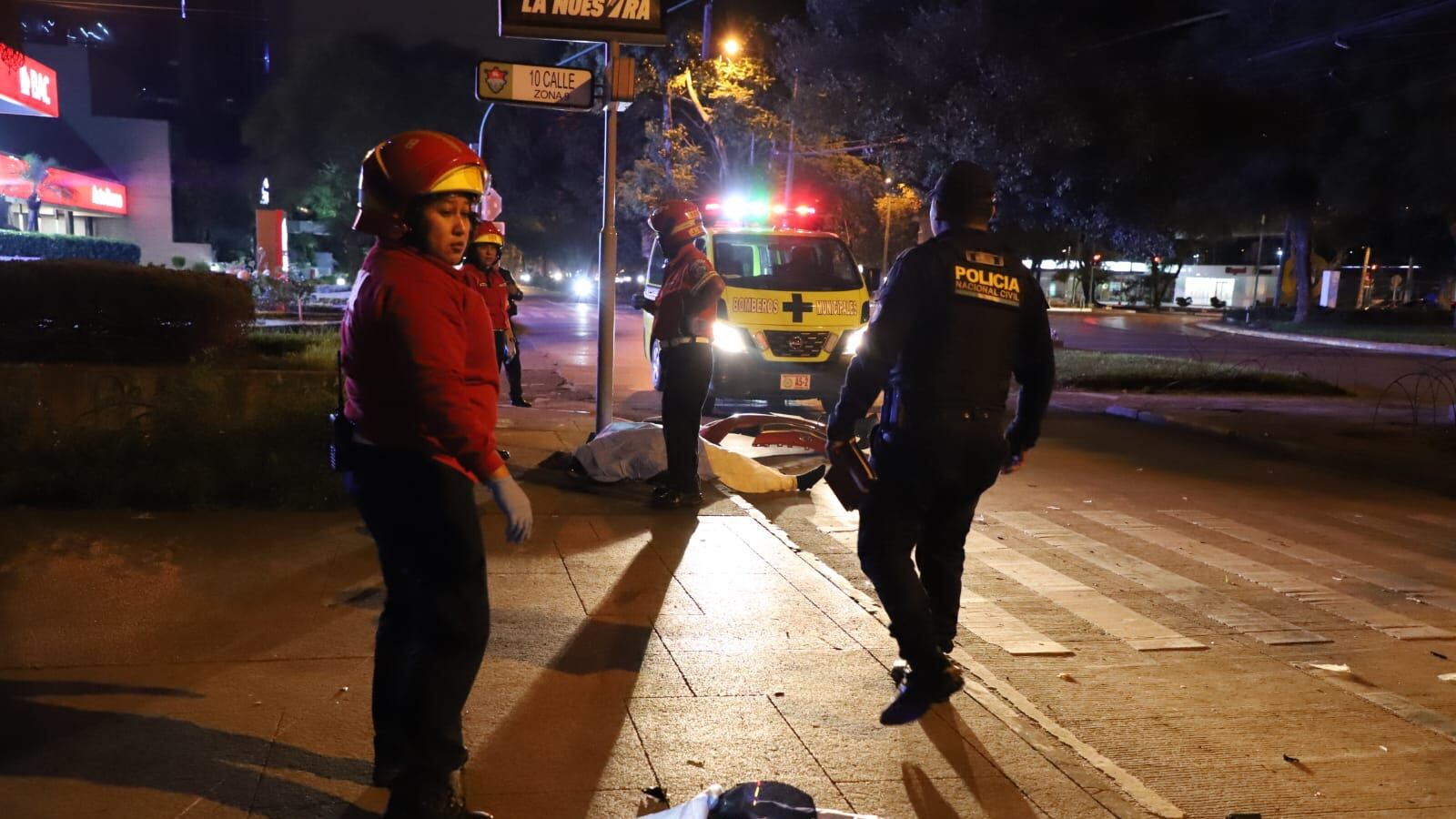 Accidente de tránsito en zona 9. Foto: Bomberos Municipales.