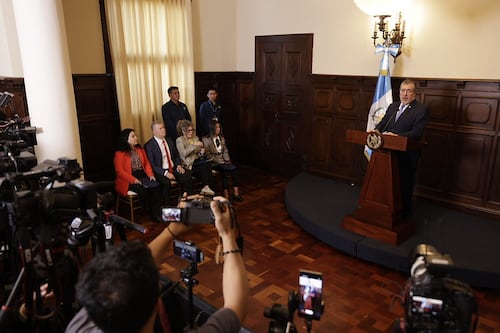 Arévalo descarta aplazo del etanol: “Lo que causará es una baja en el precio del combustible”