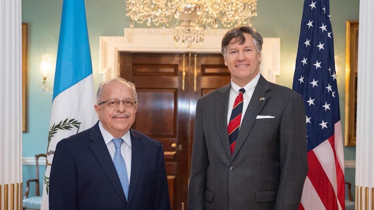 Reunión del canciller Carlos Martínez y el subsecretario de Estado de Estados Unidos, Christopher Landau.