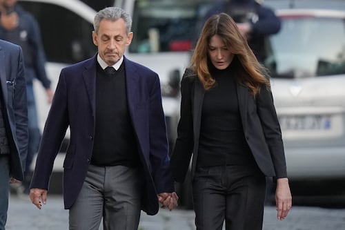 Nicolas Sarkozy sale de prisión tras solo tres semanas