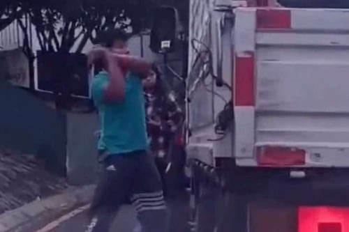 VIDEO. Riña vial en la avenida Elena termina con amenazas, daños y fuga de un conductor