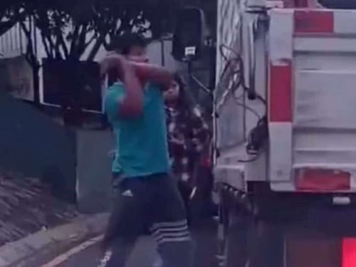 VIDEO. Riña vial en la avenida Elena termina con amenazas, daños y fuga de un conductor