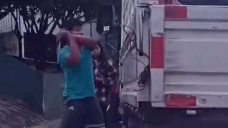 Colisión termina en riña en la avenida Elena. Foto: RRSS