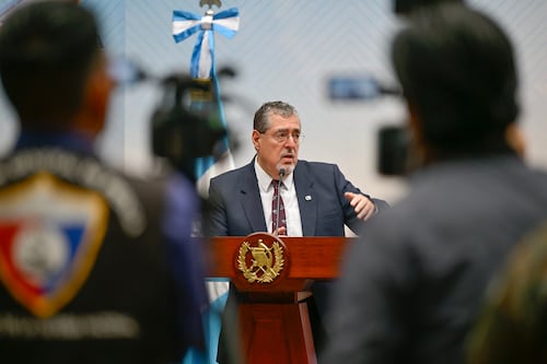 Arévalo descarta militarización del país con tropas de EE. UU.