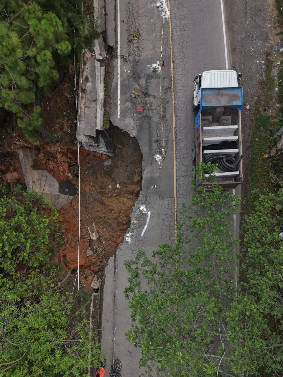 Lluvias causan hundimiento en la provincia y colapso de vivienda en Villa Canales