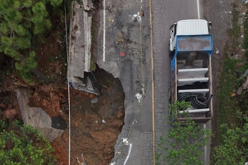 Lluvias causan hundimiento en la provincia y colapso de vivienda en Villa Canales