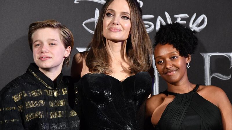 Shiloh, la hija transgénero de Angelina Jolie reaparece con larga cabellera y un look distinto