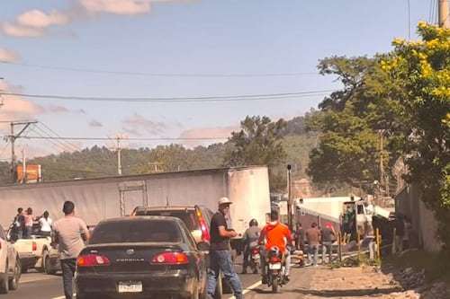 Tráiler se queda sin frenos y se accidenta en la ruta al Pacífico este 31 de diciembre