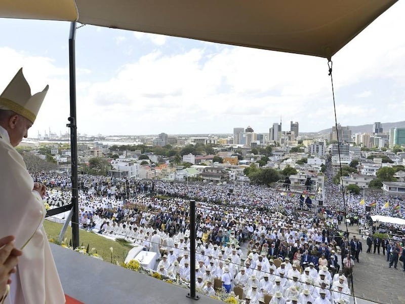 El papa Francisco finaliza su gira africana en la isla de Mauricio