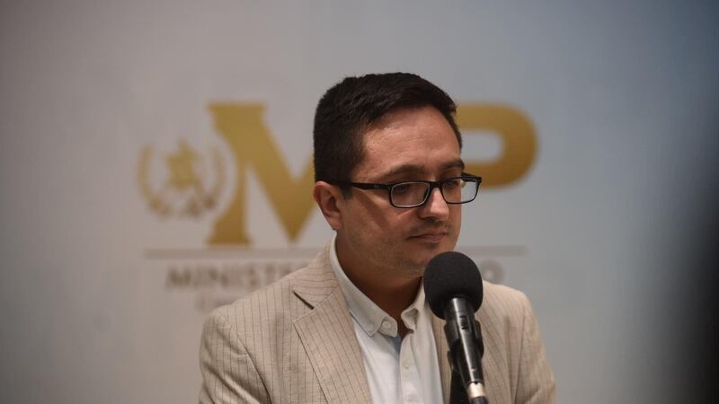 UNE pide separación de Juan Francisco Sandoval de la FECI