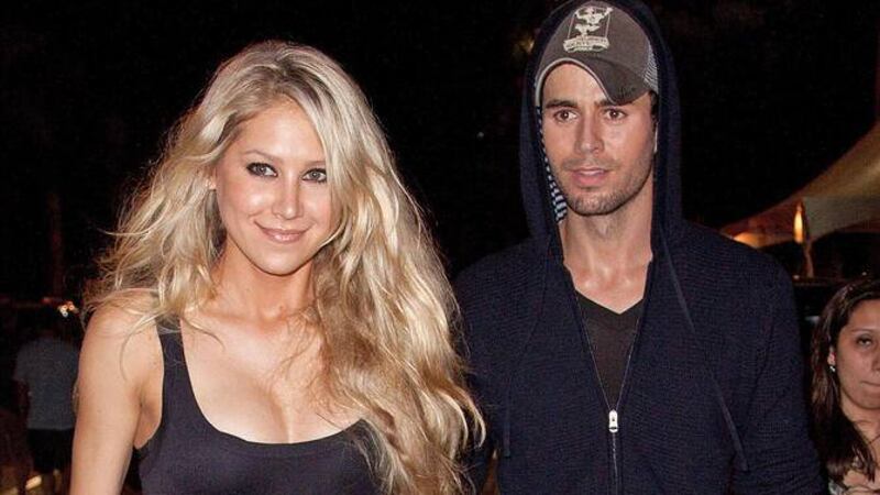 Anna Kournikova publica su primera foto embarazada para responder a rumores