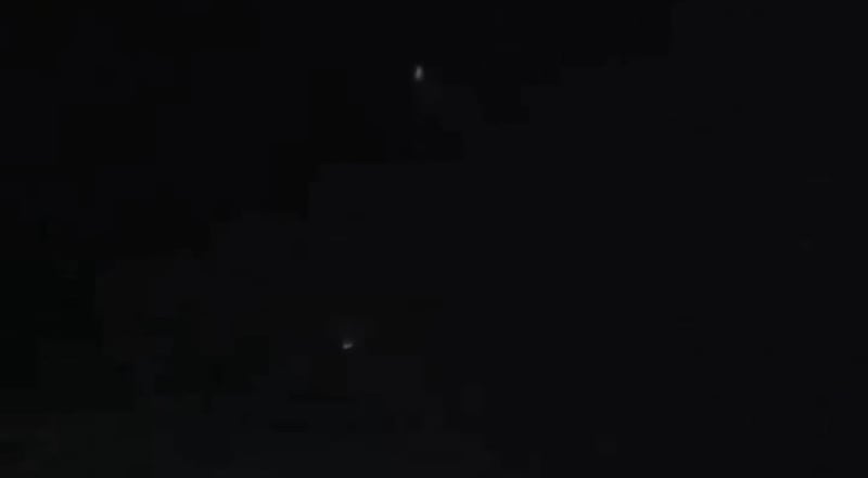 Extrañas luces cruzan el cielo sobre las montañas Catalina la noche del 17 de mayo