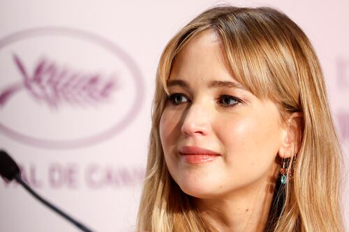 “Te sientes como un alienígena”: Jennifer Lawrence conmueve en Cannes al hablar de maternidad
