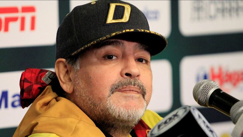 Divertidas reacciones provoca Maradona al practicar su acento mexicano en un video