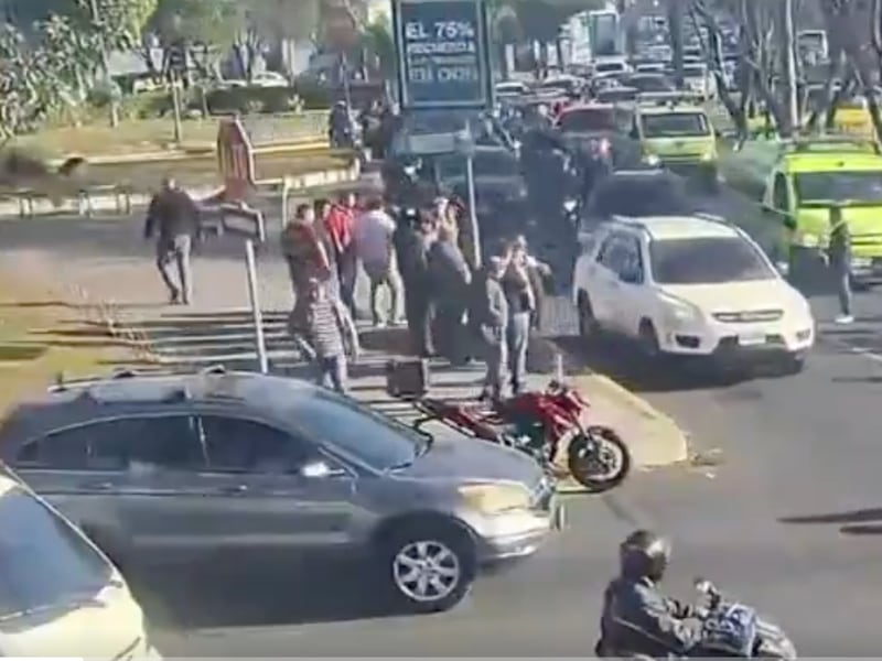 Inician cierres viales en zona 13 por ataque armado