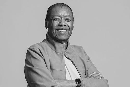 Muere Ron Kenoly, referente mundial de la música gospel