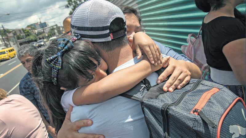 Biden busca otorgar residencia a más de mil familias separadas en era Trump