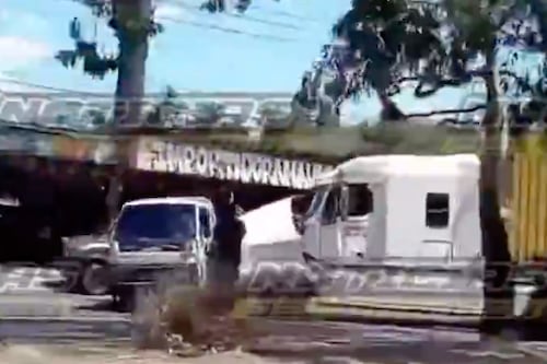 Choque entre camión y tráiler provoca fuerte congestión vehicular en ruta al Atlántico