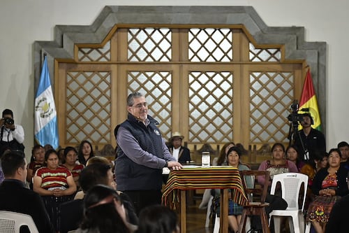 Arévalo a mitad de camino: Inseguridad sombrea logros diplomáticos