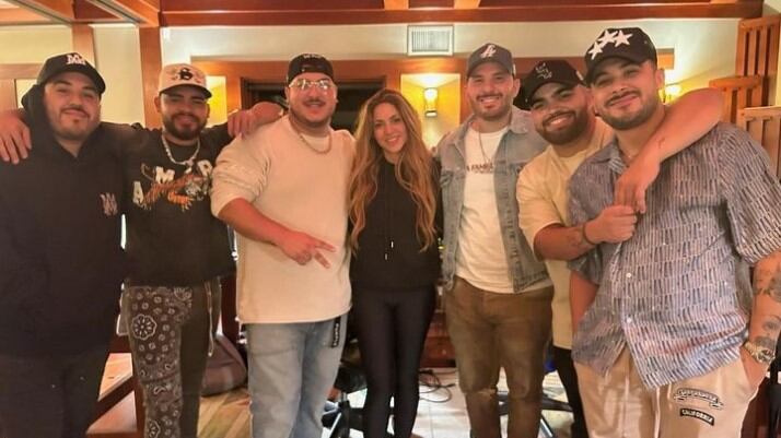 Grupo Frontera y Shakira