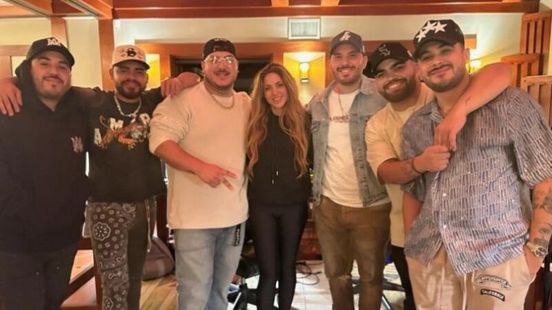 ‘Entre paréntesis’, la canción de Grupo Frontera y Shakira que todos quieren escuchar