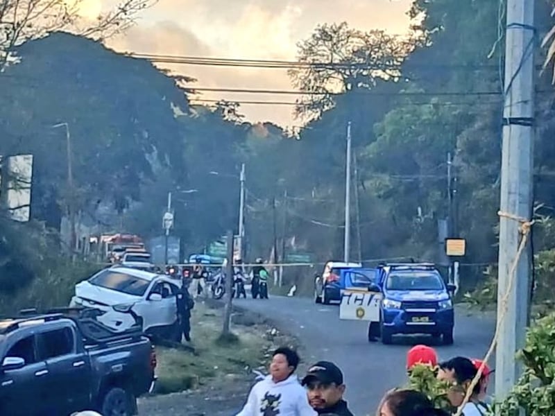 VIDEO. Balacera deja cinco heridos en ruta a San Juan Sacatepéquez