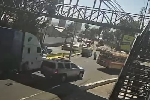 Queda grabado mortal accidente de motorista en la ruta al Pacífico