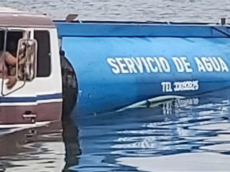 MP investiga segundo caso de contaminación en lago de Petén