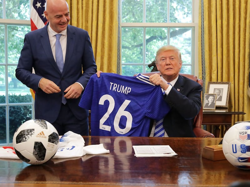 Premio FIFA de La Paz 2025: ¿Cómo ganó Trump un galardón sin requisitos ni jurado?