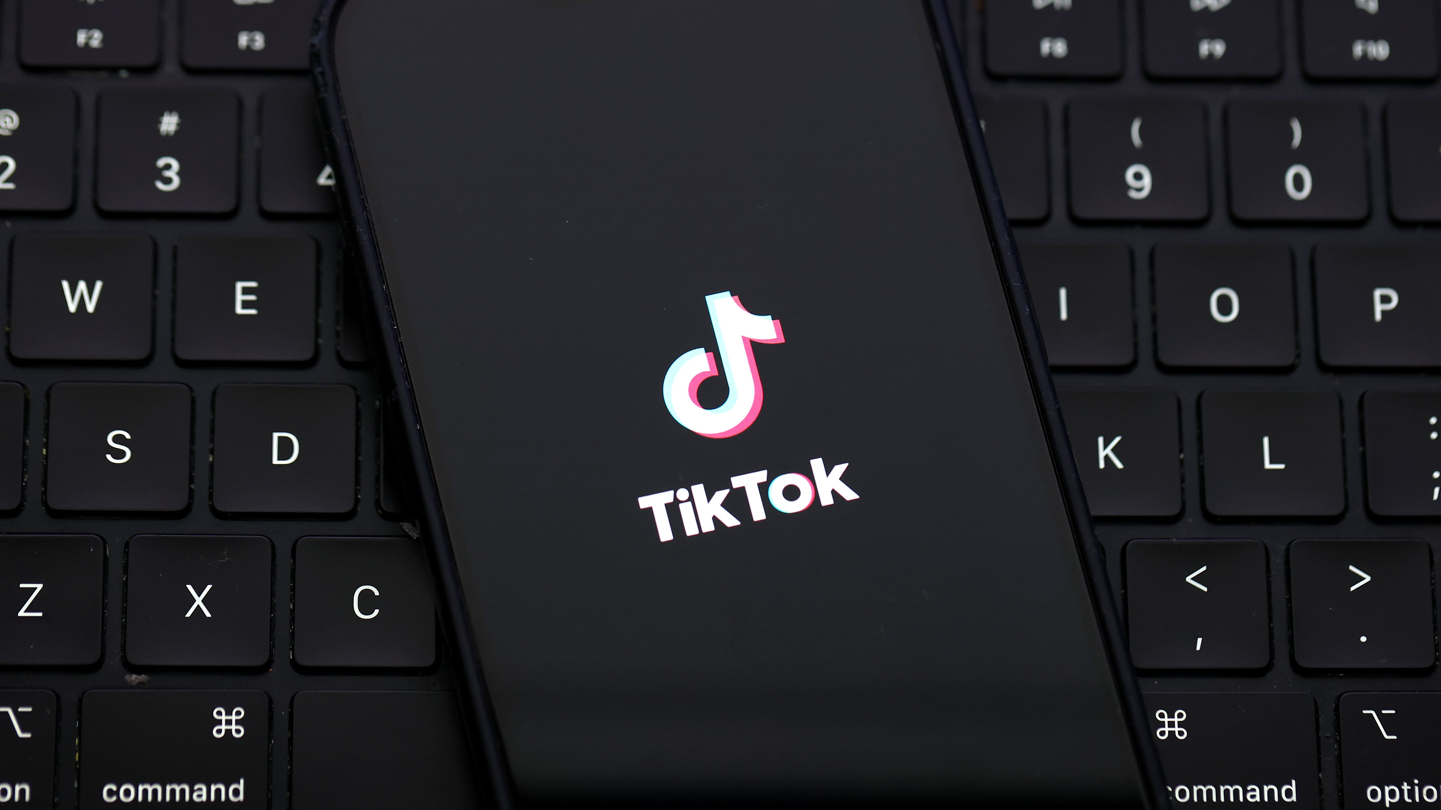 Hay más de 1,670 millones de cuentas de TikTok en todo el mundo. La población mundial es de aproximadamente 8,100 millones de personas.