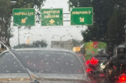 Lluvia en la capital complica el tráfico esta mañana de martes