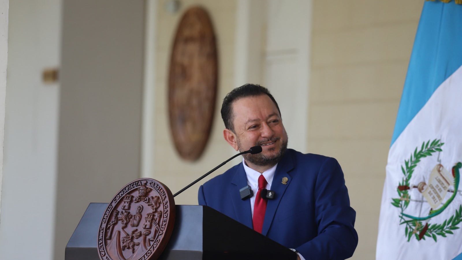 Walter Mazariegos dirige la Usac.