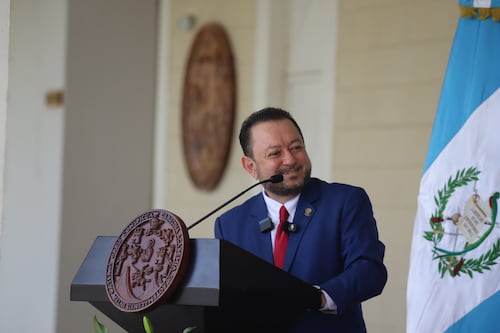 Walter Mazariegos se encamina a la reelección como rector en la Usac