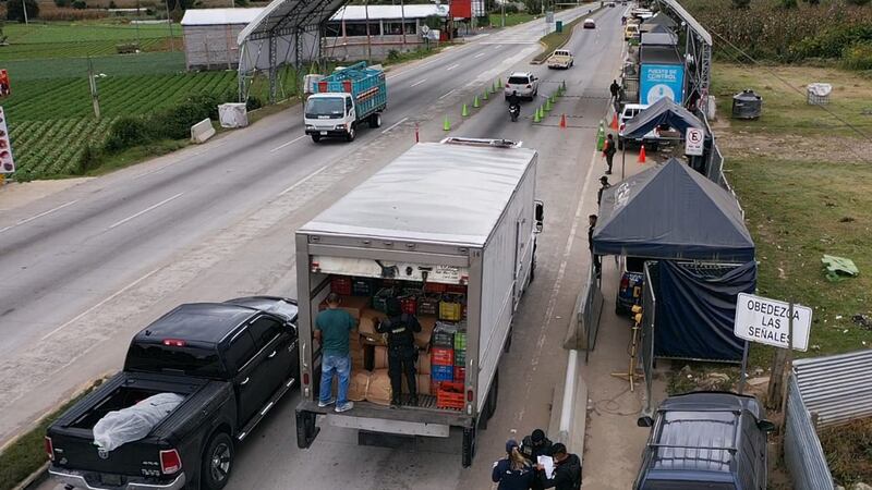 Policías van tras el contrabando de mercadería en Chimaltenango