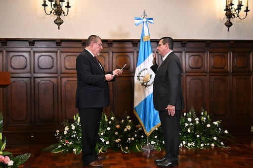Arévalo juramenta a García Luna como nuevo Fiscal General