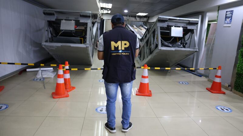 Salen a luz más anomalías por gradas eléctricas en Aeropuerto