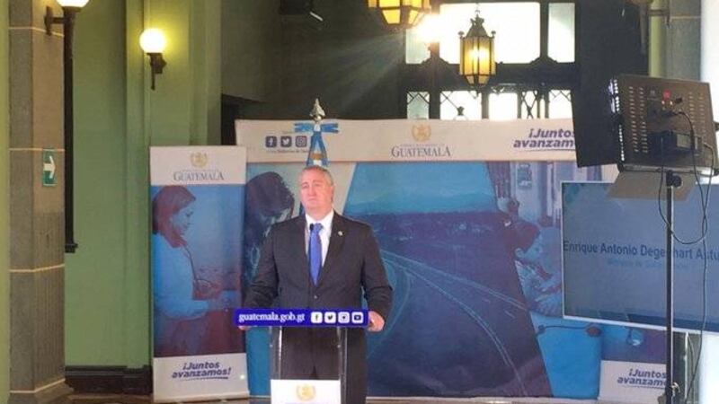 Degenhart explica uso de aeropuertos para recibir a migrantes