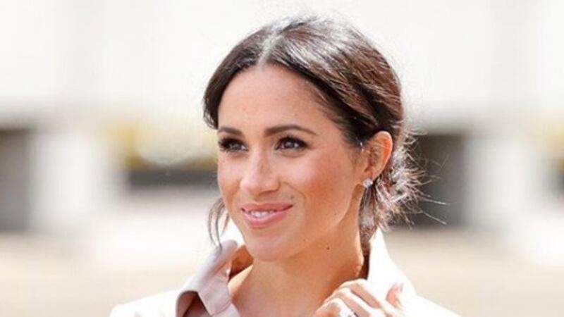 Meghan Markle reaparece al natural y con cero glamour haciendo labor social por el coronavirus