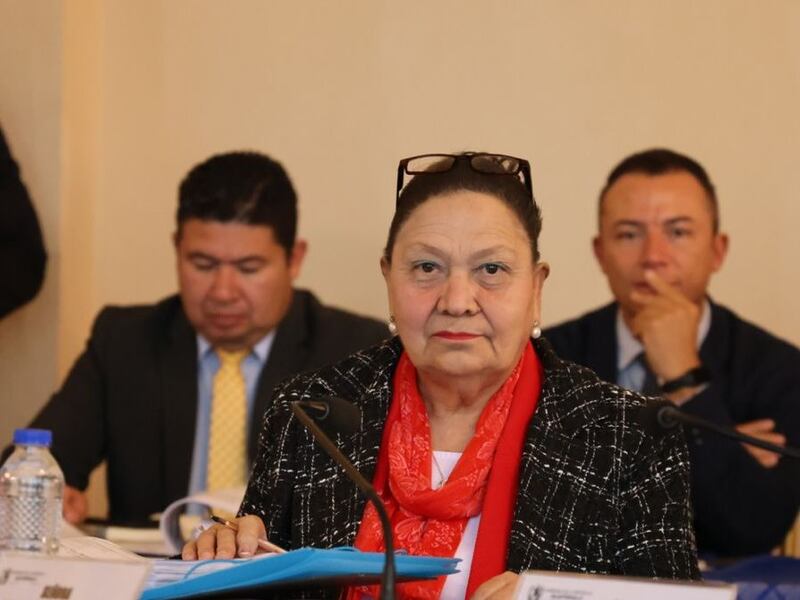 Fiscal Consuelo Porras invita a jefes de bloque del Legislativo para abordar temas de beneficio a la población