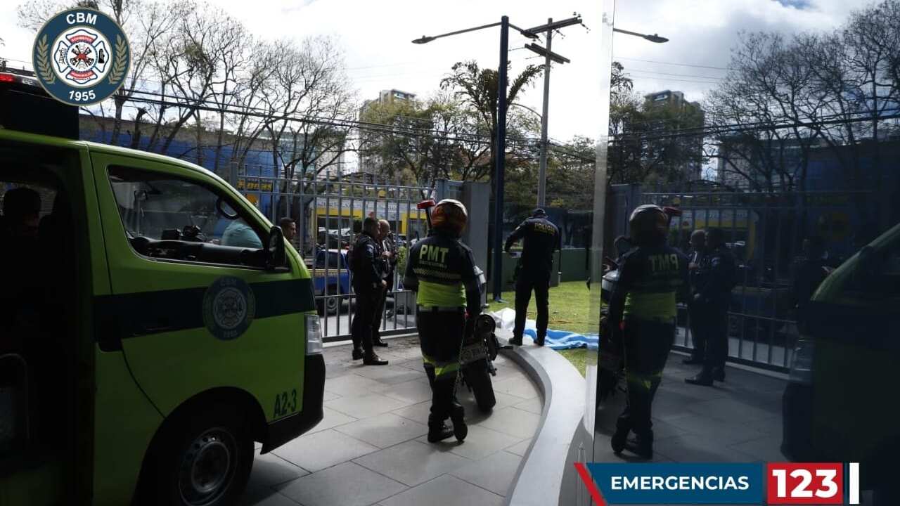 Trabajador de limpieza muerte tras caer de edificio en zona 13.