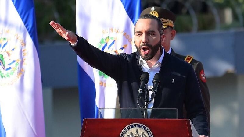 Bukele reprocha a organizaciones critican medidas contra pandilleros en El Salvador